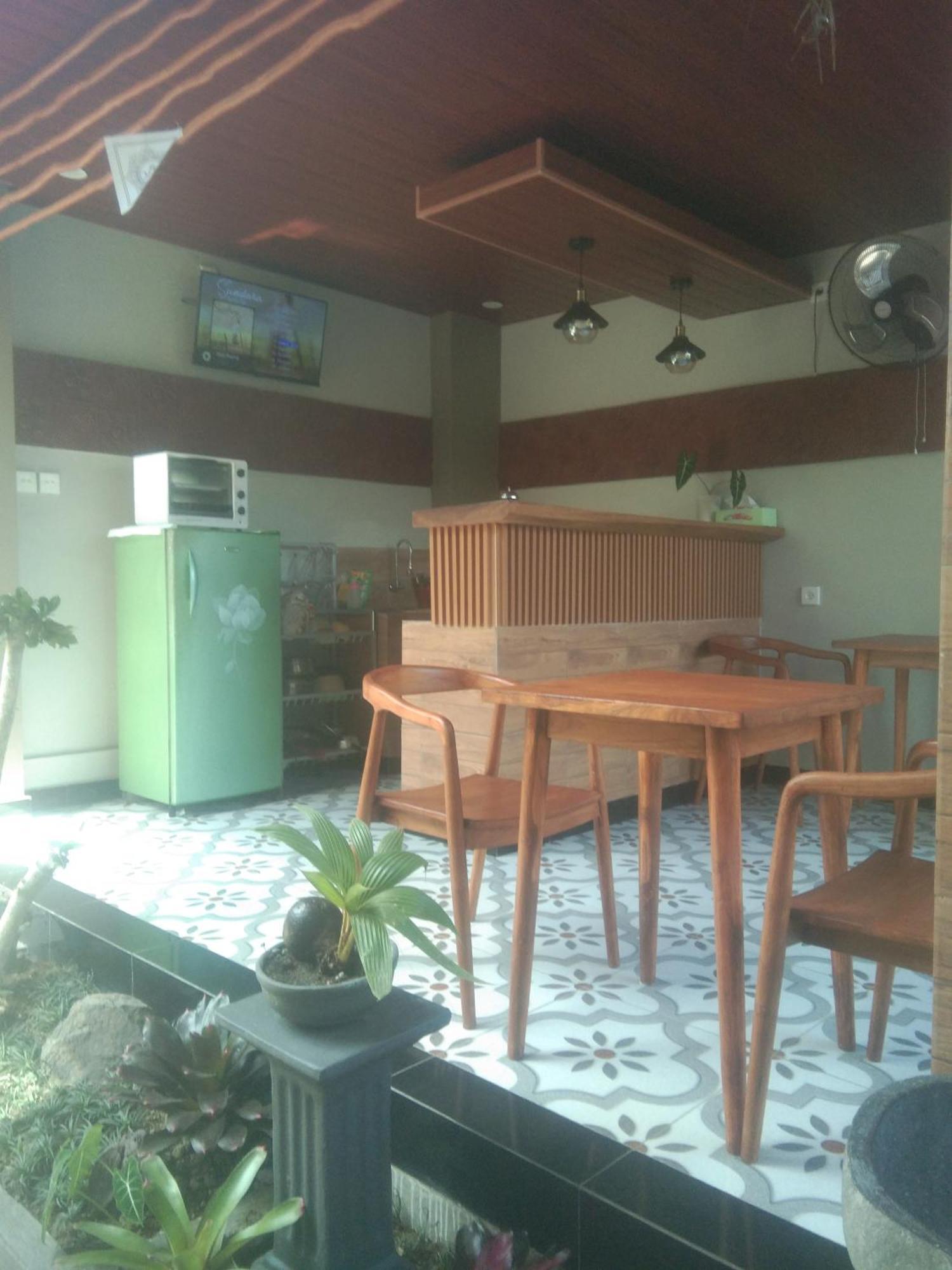 Casa de hóspedes Murdhasari 2*